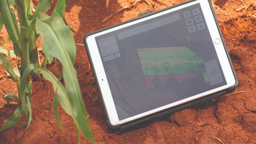 FieldView™  auto-zoning and tank mixing feature